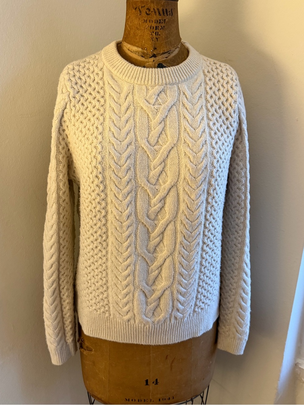Nili Lotan/ Target Cream Cable-Knit Crewneck Sweater Size Medium